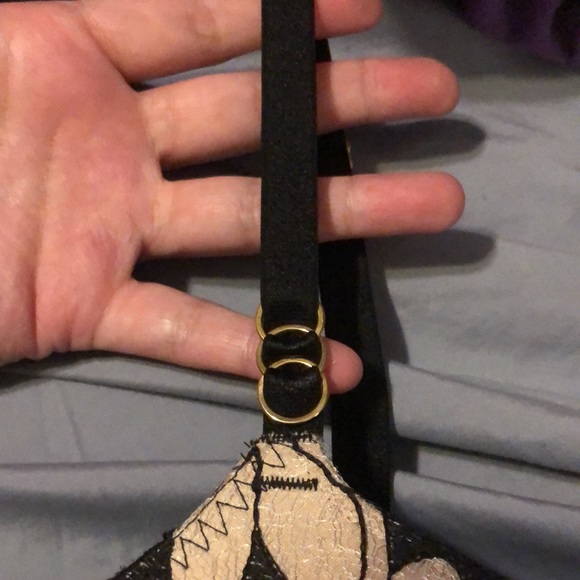 V.S | Very Sexy Push-Up Nude/a Pink Bra with Black Lace Overlay - Picture 4 of 5